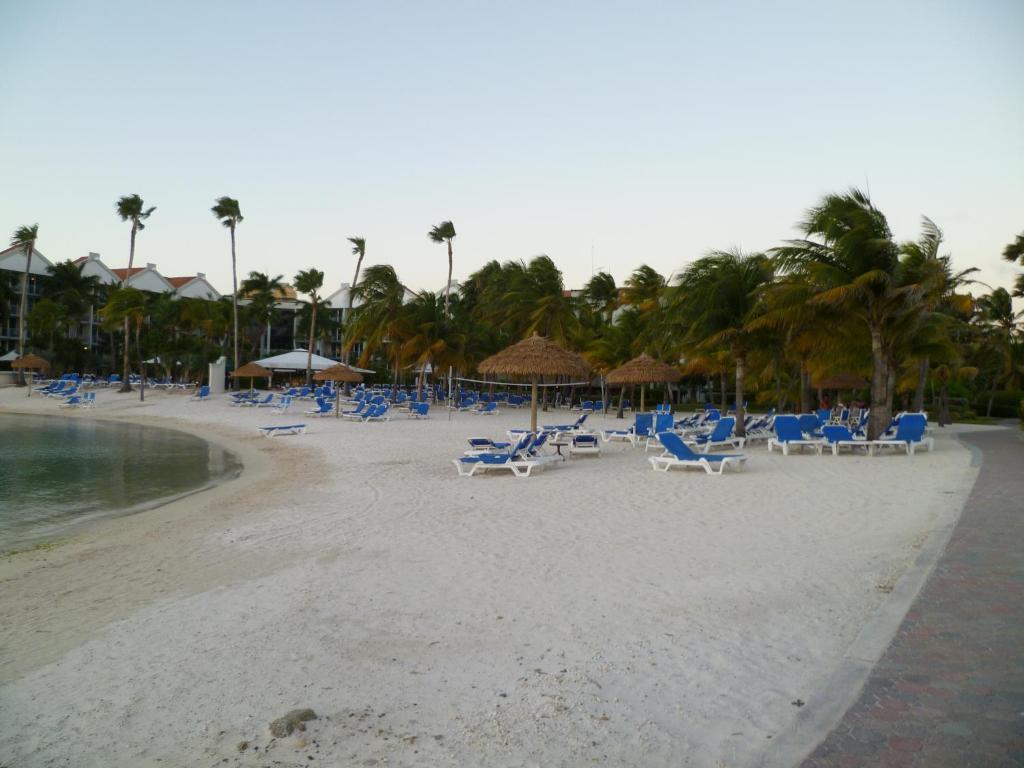 Flamboyant Garden Villas Oranjestad Exterior foto